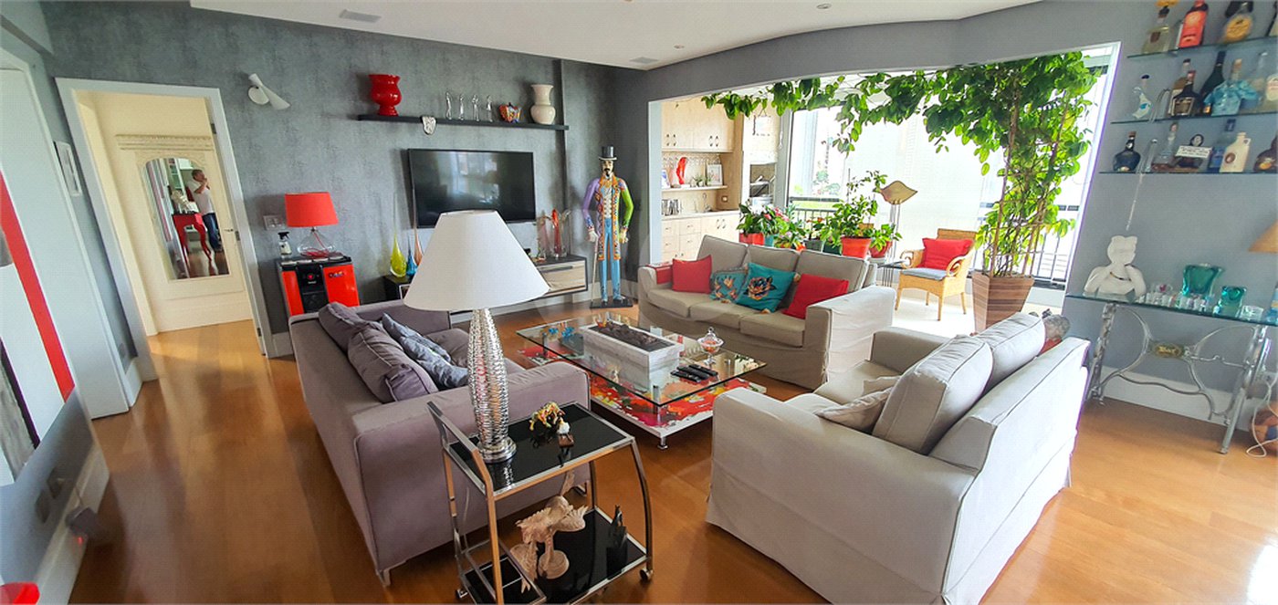 Apartamento à venda com 3 suítes em Morumbi, São Paulo, SP