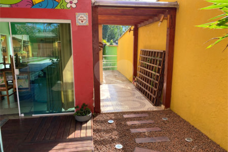 Casa à venda com 5 quartos, sendo 1 suíte,  em Boraceia, Bertioga, SP
