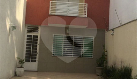 Casa à venda com 4 quartos, sendo 2 suítes,  em Vila Monumento, São Paulo, SP