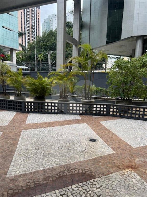 Apartamento à venda com 2 quartos, sendo 1 suíte, em Vila Olímpia, São Paulo, SP