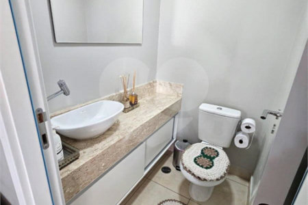 Apartamento à venda com 2 suítes em Vila Anastácio, São Paulo, SP