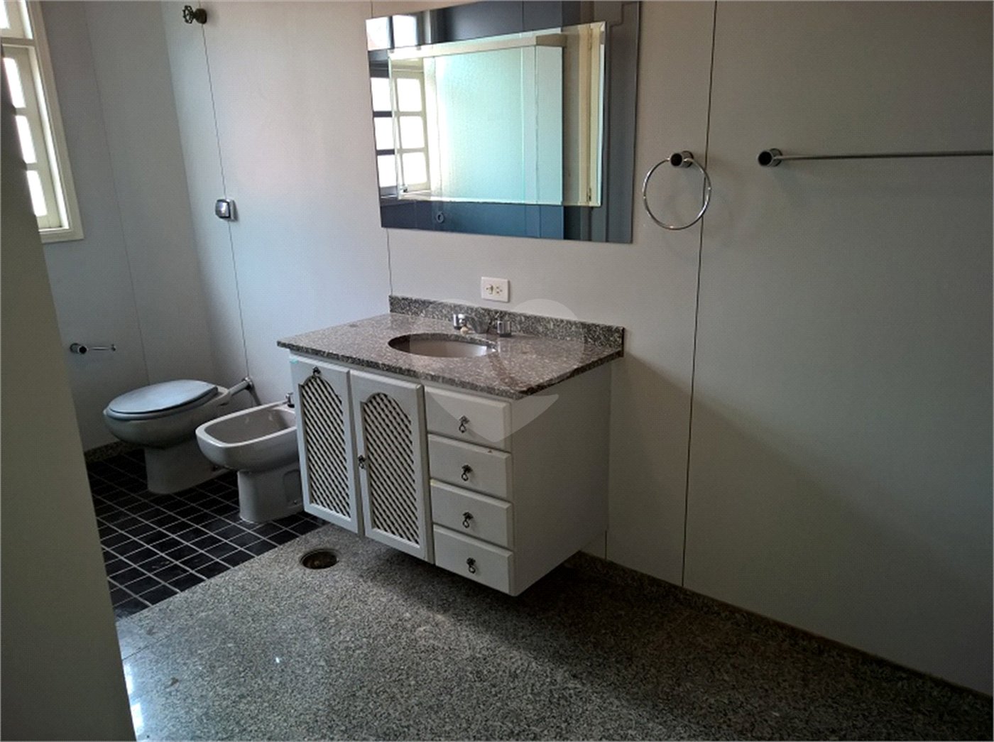 Sobrado à venda com 3 quartos, sendo 1 suíte,  em Planalto Paulista, São Paulo, SP
