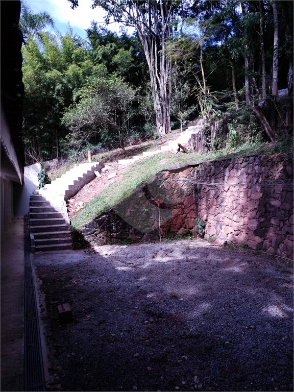 Casa à venda com 2 quartos, sendo 1 suíte, em Cumbari, Mairiporã, SP