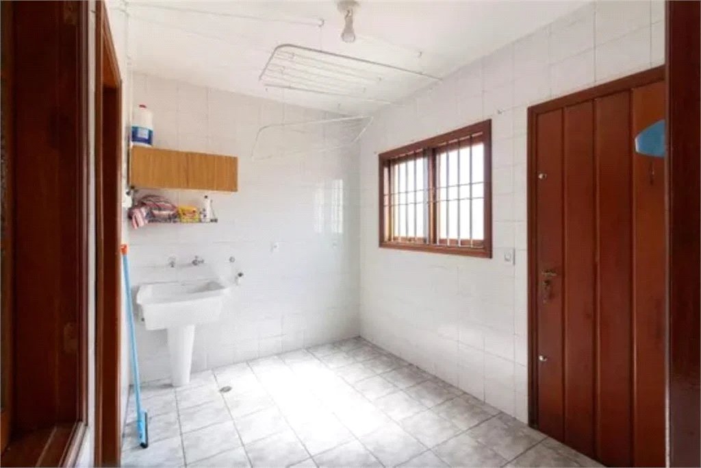 Sobrado à venda com 4 quartos em Jardim das Vertentes, São Paulo, SP