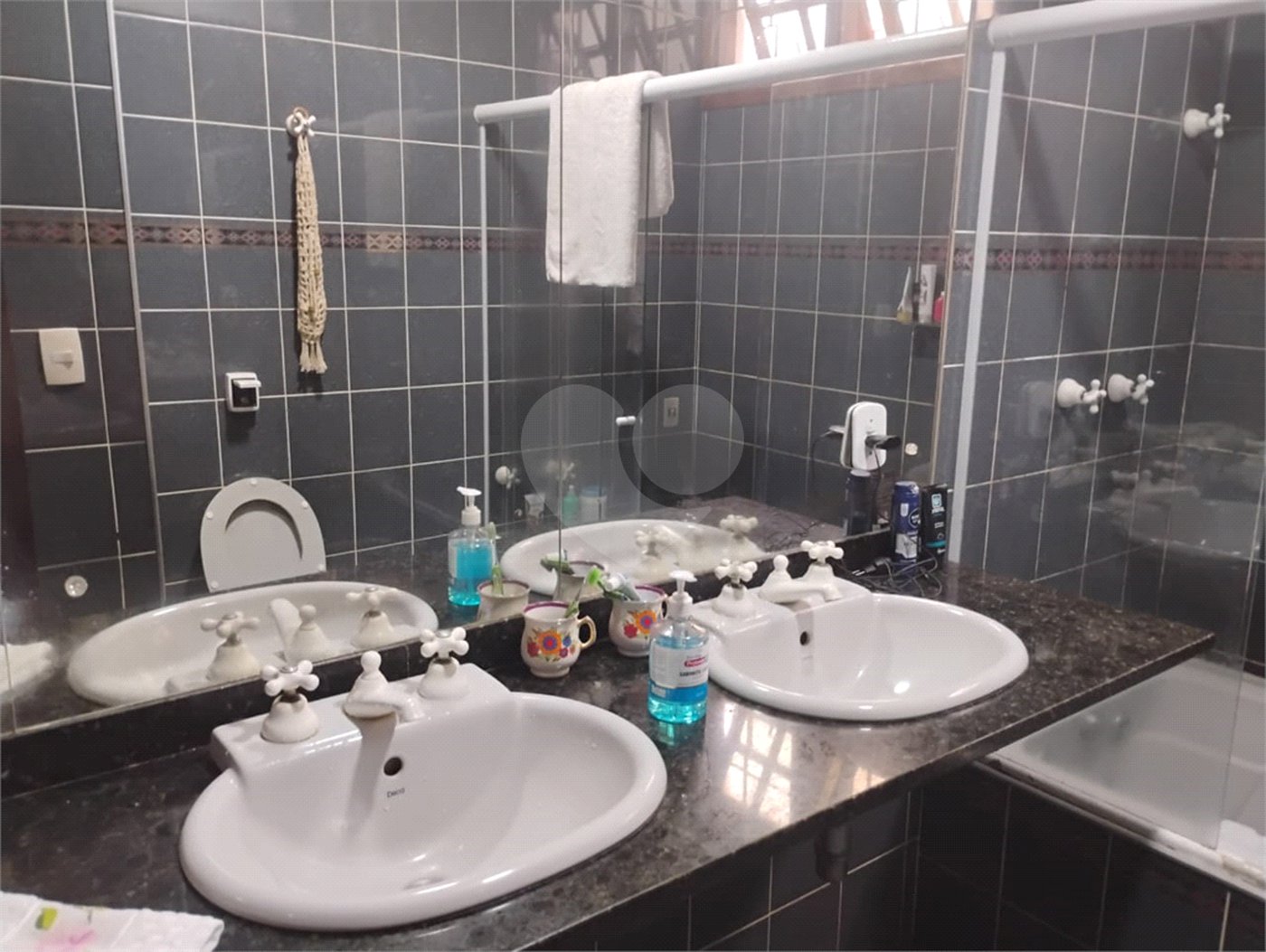 Casa à venda com 3 quartos, sendo 1 suíte,  em Vila Suissa, Mogi das Cruzes, SP