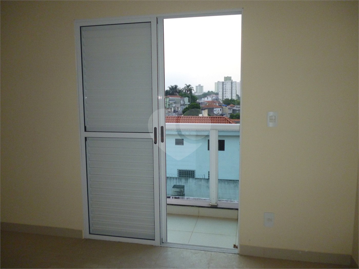Casa à venda com 3 quartos, sendo 1 suíte, no condomínio Residencial Vila Primavera (zona Norte), São Paulo - SP