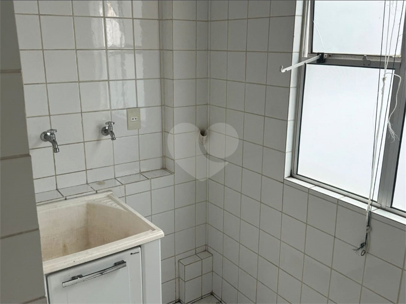 Casa à venda com 3 quartos, sendo 1 suíte, no condomínio Residencial Vera Lucia, Sorocaba - SP