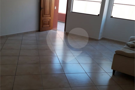 Casa à venda com 3 quartos, sendo 1 suíte, no condomínio Saude, São Paulo - SP