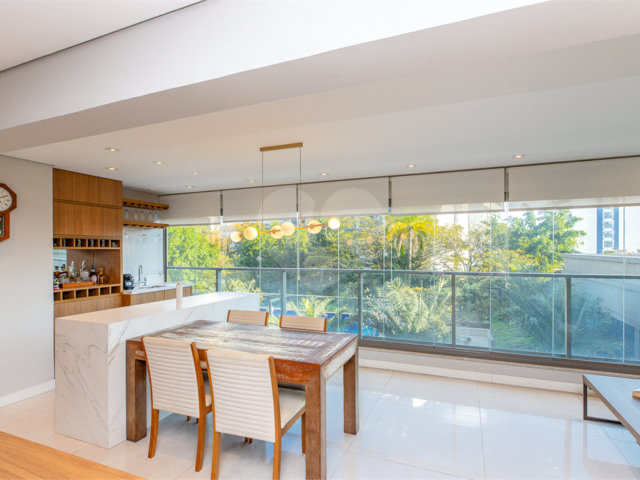 Apartamento à venda com 3 quartos, sendo 1 suíte,  em Chácara Santo Antônio (zona Sul), São Paulo, SP