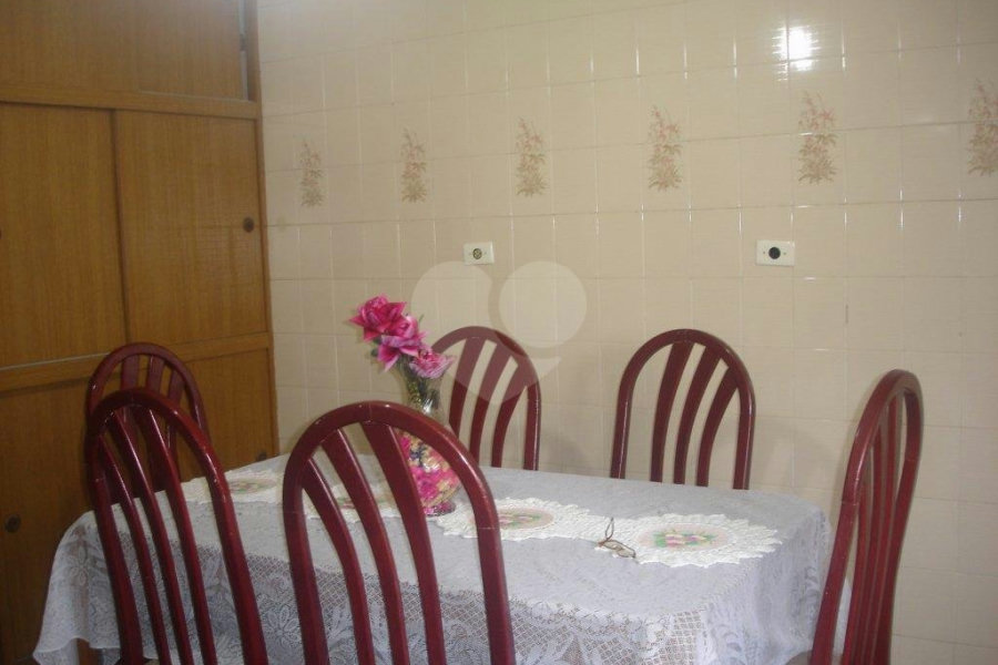 Sobrado à venda com 5 quartos, sendo 2 suítes,  em Jardim Leonor Mendes de Barros, São Paulo, SP