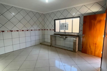 Casa à venda com 4 quartos, sendo 1 suíte,  em Jardim Maristela, Três Lagoas, MS
