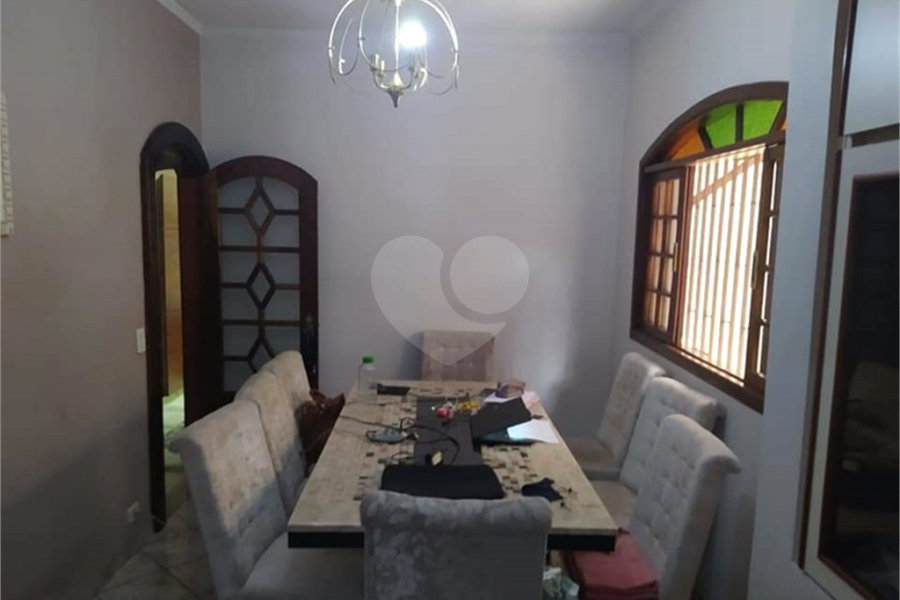 Casa à venda com 4 quartos, sendo 1 suíte, em Jardim Santa Cecília, Guarulhos, SP