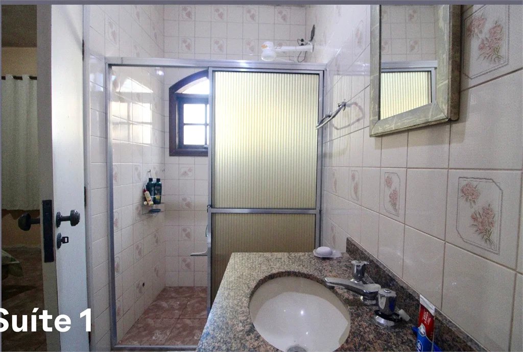 Casa à venda com 4 quartos, sendo 2 suítes,  em Jardim Santa Helena, São Paulo, SP