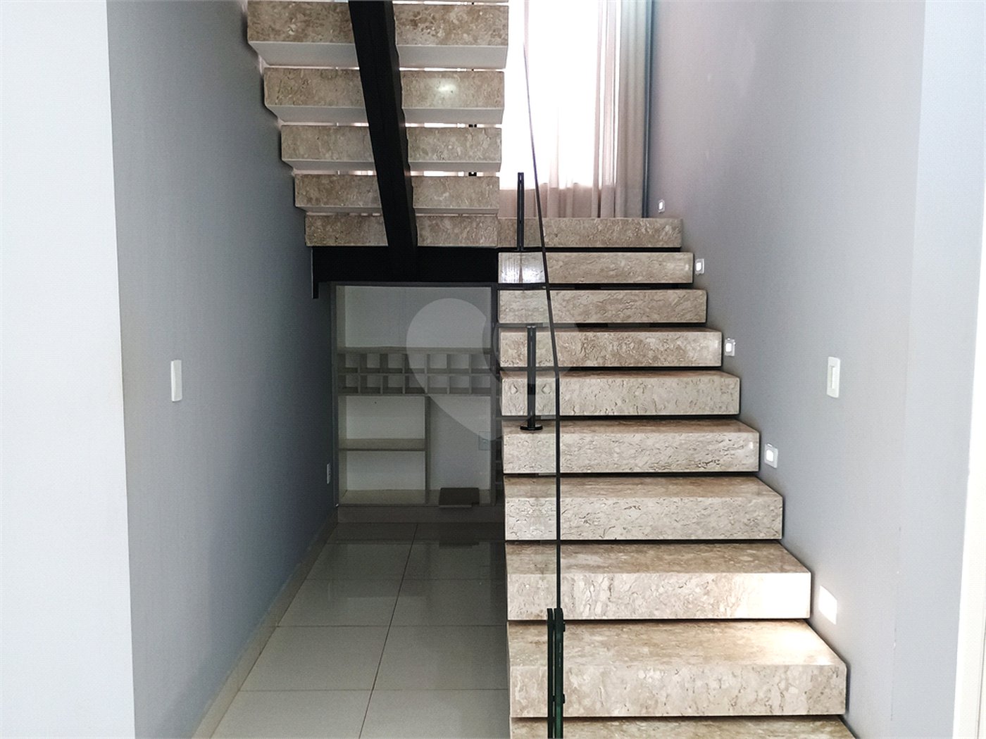 Sobrado à venda com 4 quartos, sendo 1 suíte, em Reserva San Gabriel, Ribeirão Preto, SP