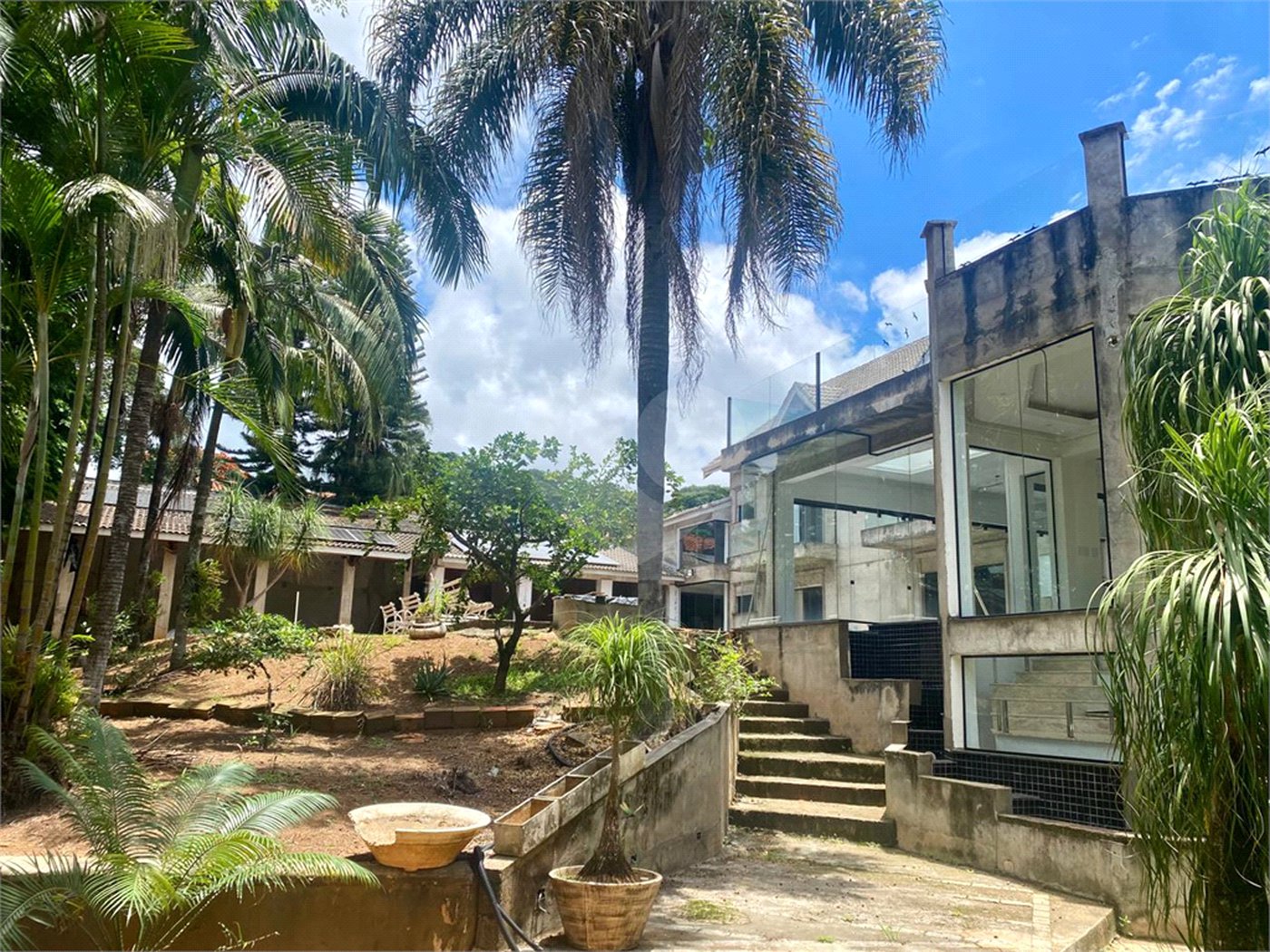 Casa para alugar com 5 quartos, sendo 3 suítes,  em Samambaia Parque Residencial, Atibaia, SP