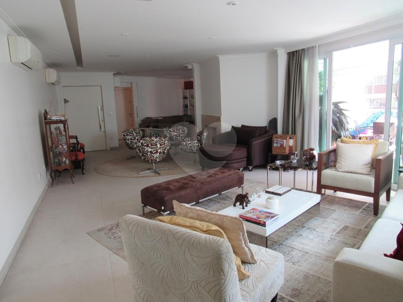 Apartamento à venda com 3 suítes em Real Parque, São Paulo, SP