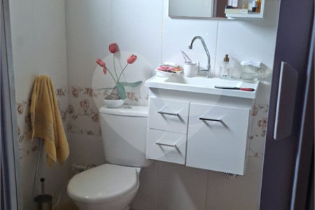 Casa à venda com 2 suítes no condomínio Portal dos Pássaros, Alambari - SP