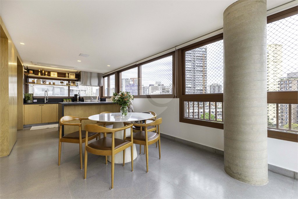 Apartamento à venda com 3 suítes em Jardim das Bandeiras, São Paulo, SP