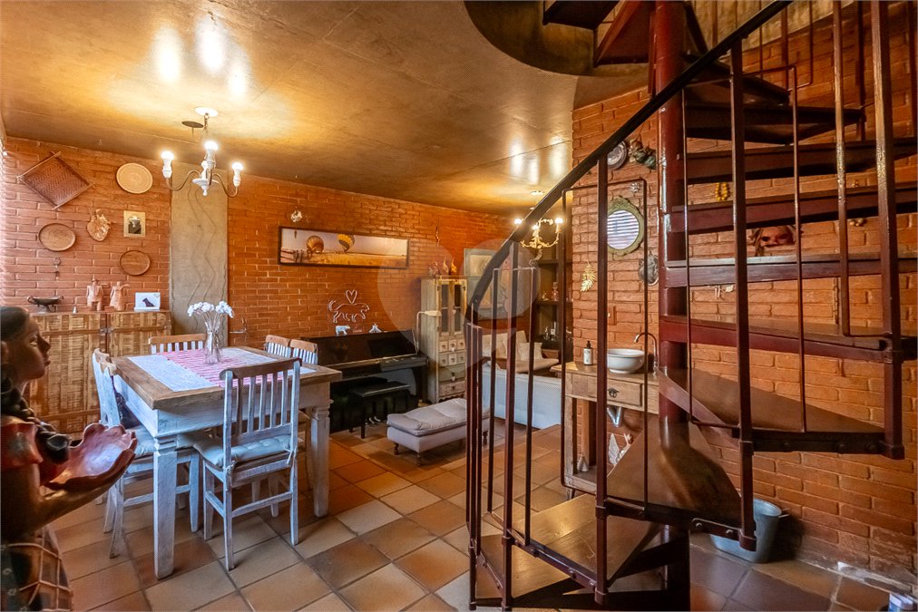 Sobrado à venda com 3 quartos, sendo 1 suíte, em Jardim Prudência, São Paulo, SP