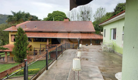 Chácara à venda com 9 quartos, sendo 7 suítes,  em Ribeirão dos Porcos, Atibaia, SP