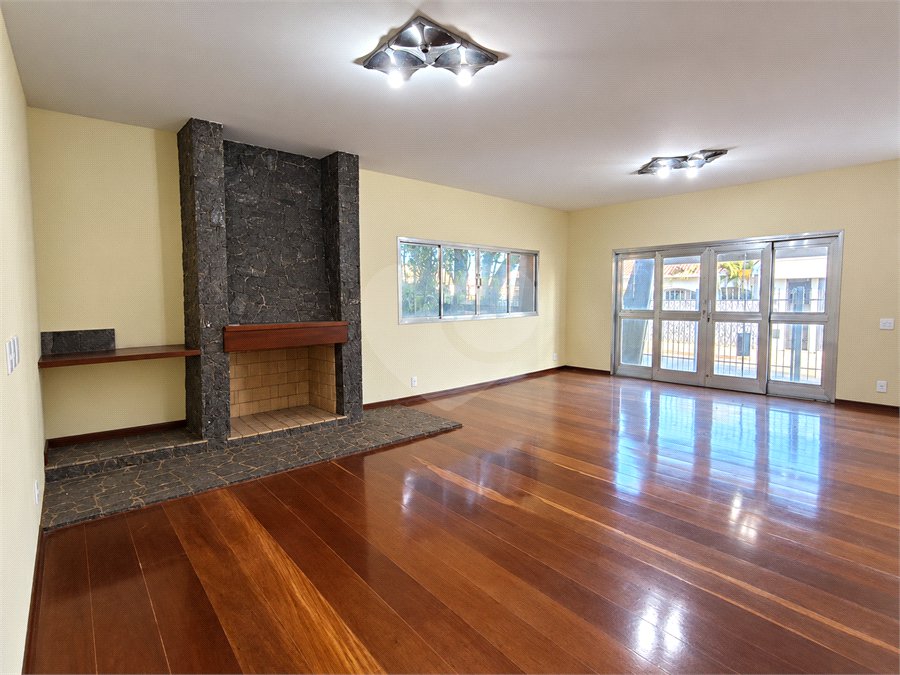 Casa à venda ou para alugar com 5 quartos, sendo 3 suítes, em Vila Maria, Itapetininga, SP