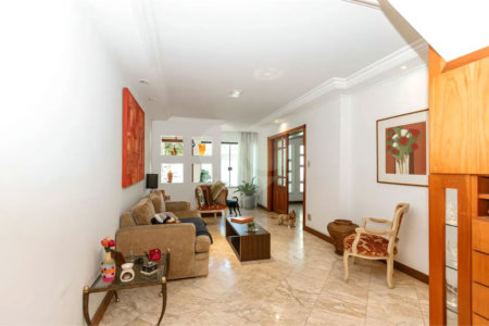 Casa de Vila à venda com 3 quartos, sendo 1 suíte, em Campo Belo, São Paulo, SP