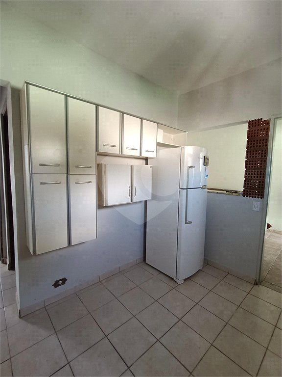 Casa à venda com 4 quartos, sendo 1 suíte, no condomínio Shangri-la, Atibaia - SP