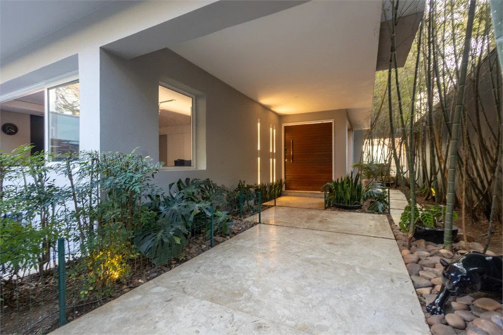 Casa à venda com 4 suítes em Jardim Guedala, São Paulo, SP