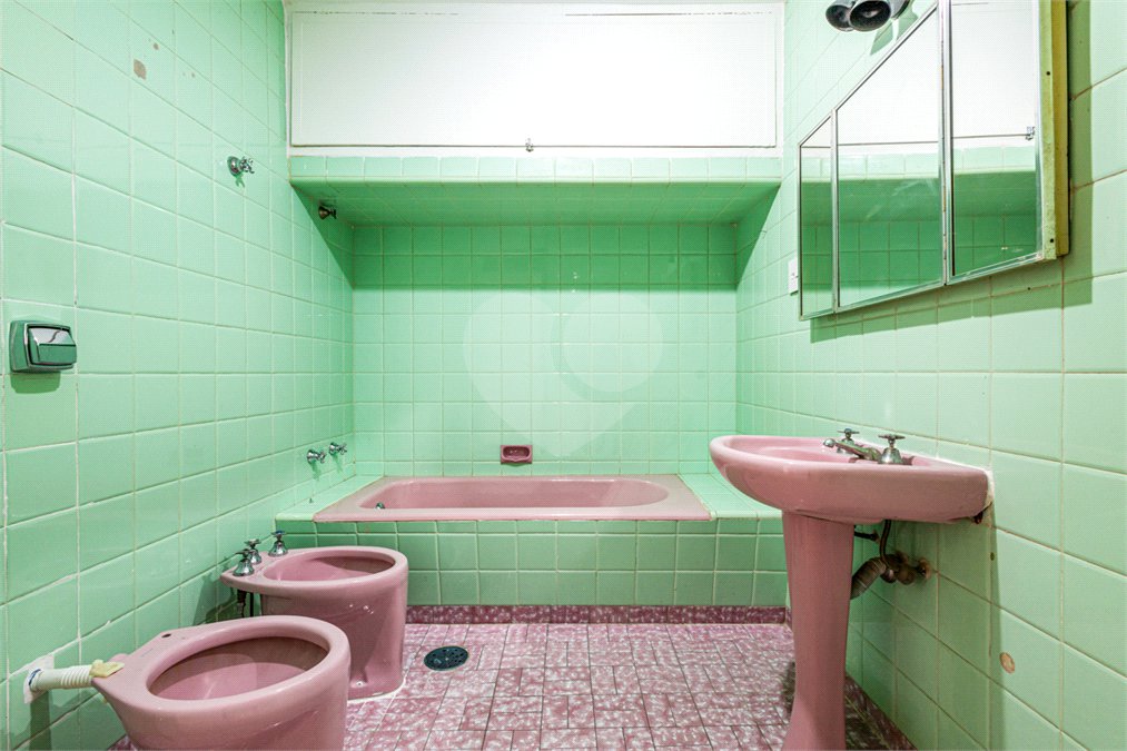 Apartamento à venda com 3 quartos, sendo 1 suíte, em Pinheiros, São Paulo, SP