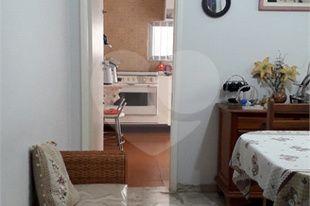 Sobrado à venda com 5 quartos, sendo 1 suíte, em Jardim Caravelas, São Paulo, SP