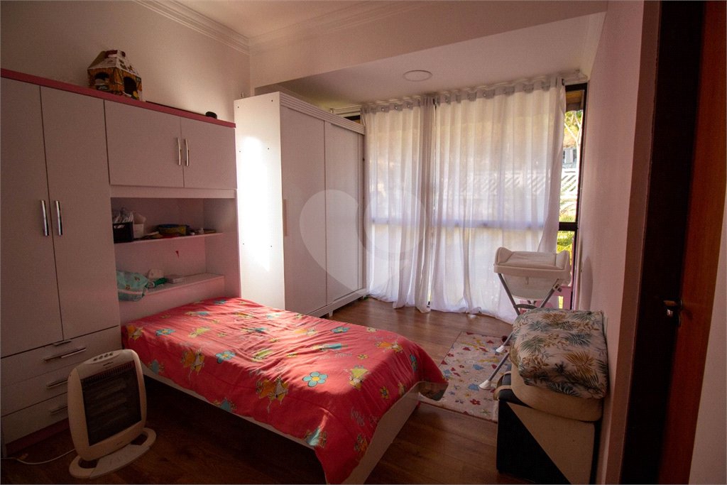 Casa à venda com 3 quartos, sendo 2 suítes,  em Alto da Serra (mailasqui), São Roque, SP