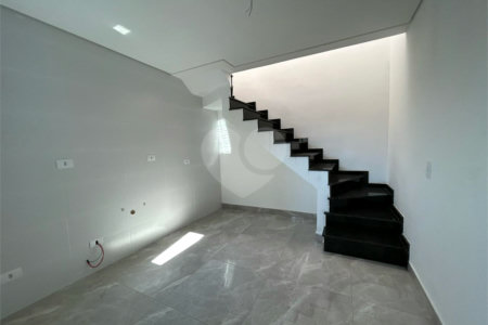 Apartamento à venda com 2 quartos, sendo 1 suíte, em Vila Guarani, Santo André, SP