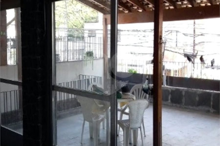Sobrado à venda com 8 quartos, sendo 3 suítes, em Liberdade, São Paulo, SP