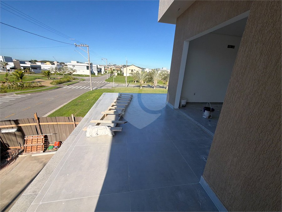 Casa em condomínio à venda com 4 quartos, sendo 3 suítes, em Ogiva, Cabo Frio, RJ