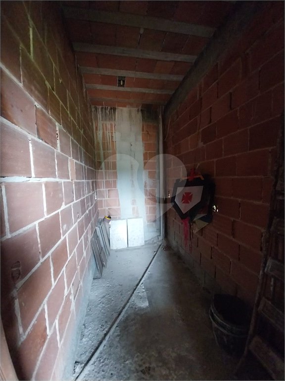 Casa à venda com 4 quartos, sendo 1 suíte, no condomínio Gramado do Mendanha, Rio de Janeiro - RJ