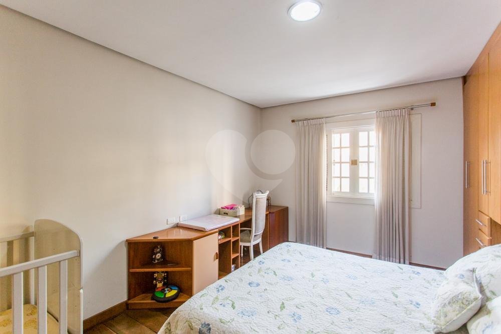 Sobrado à venda com 4 quartos, sendo 3 suítes, em Brooklin, São Paulo, SP