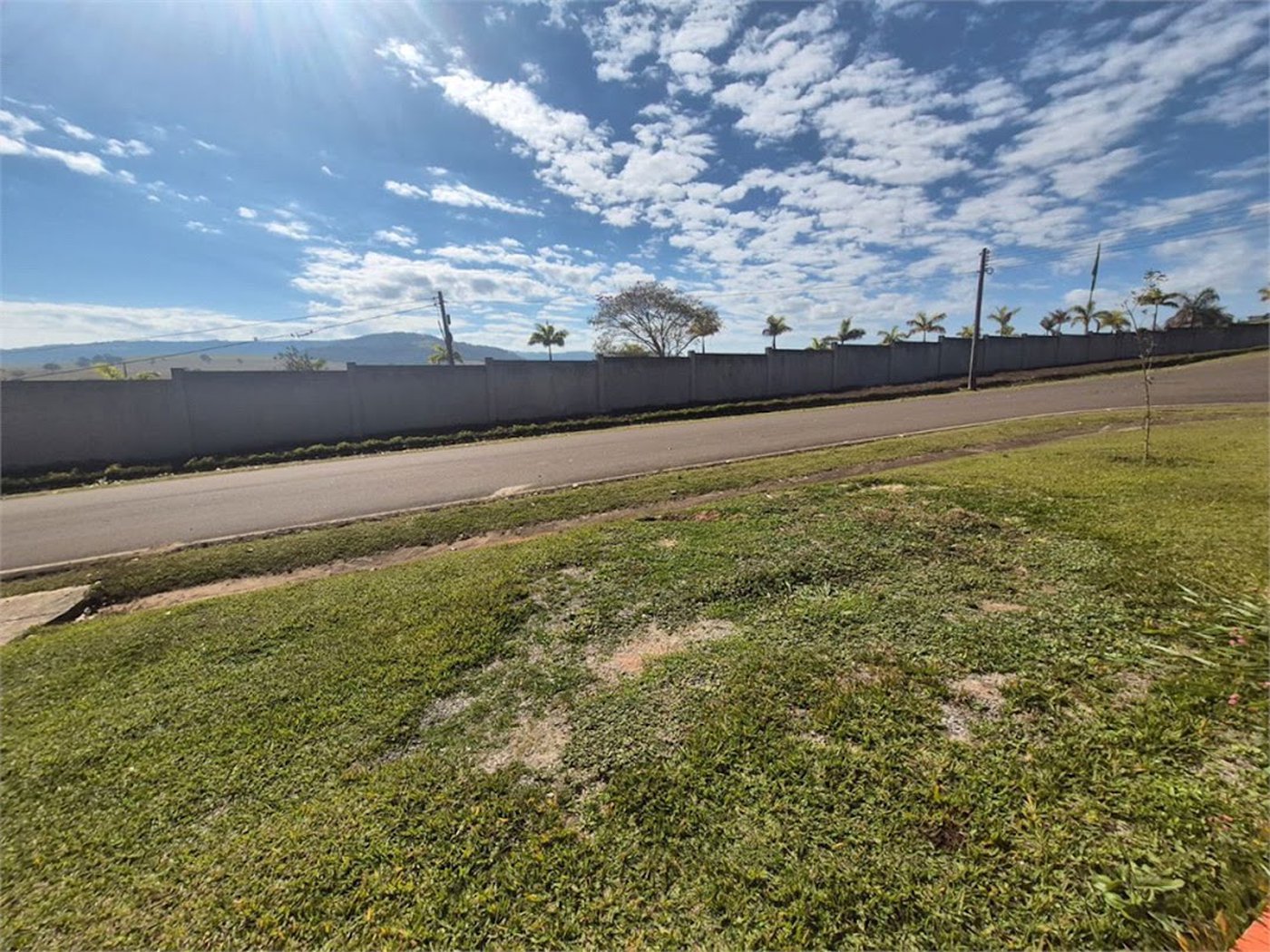 Chácara com 3 dormitórios à venda, 1200 m² por R$ 870.000,00 - Condomínio Ninho Verde II - Pardinho/SP