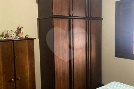 Sobrado à venda com 3 quartos, sendo 1 suíte,  em Vila Suissa, Mogi das Cruzes, SP