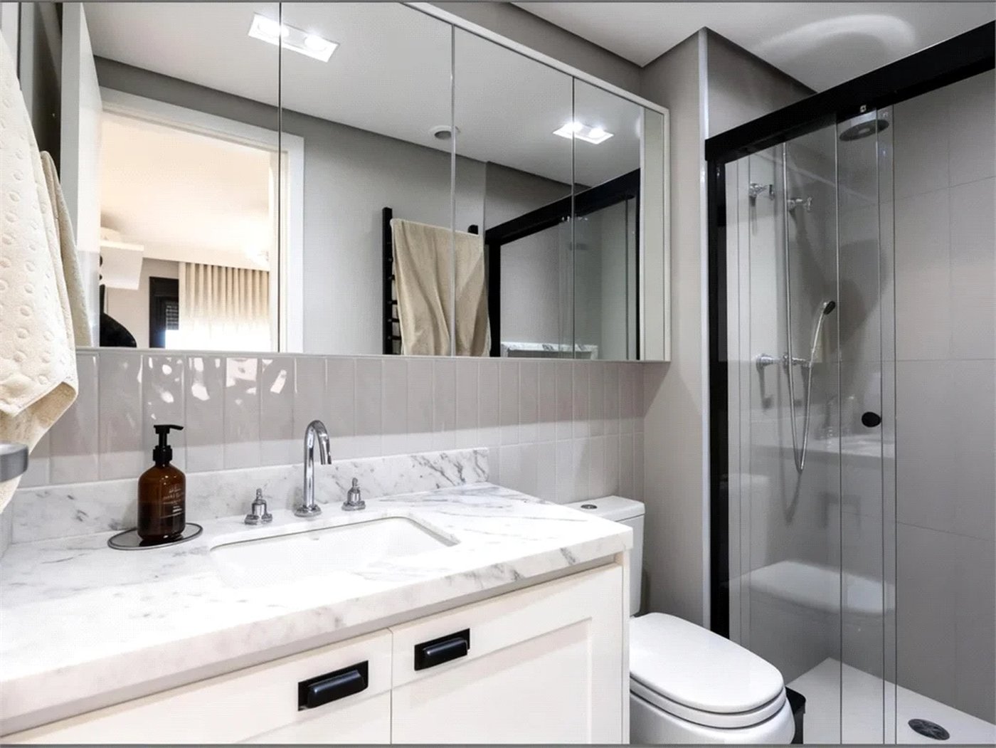 Apartamento à venda com 2 quartos, sendo 1 suíte,  em Vila Cordeiro, São Paulo, SP