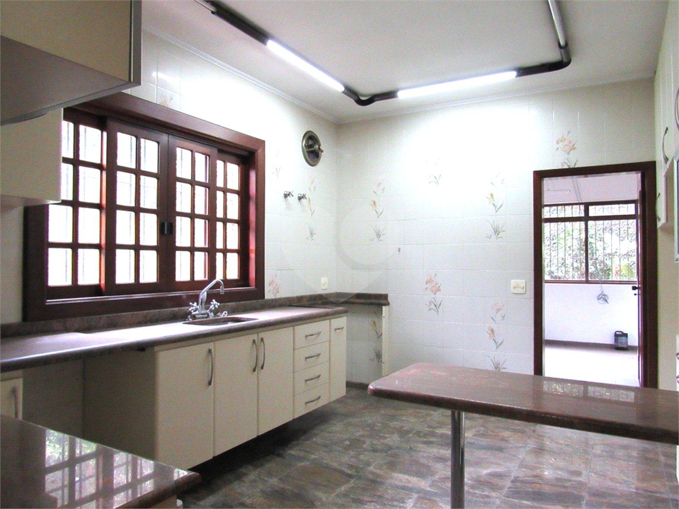 Casa à venda com 3 suítes em Alto da Boa Vista, São Paulo, SP