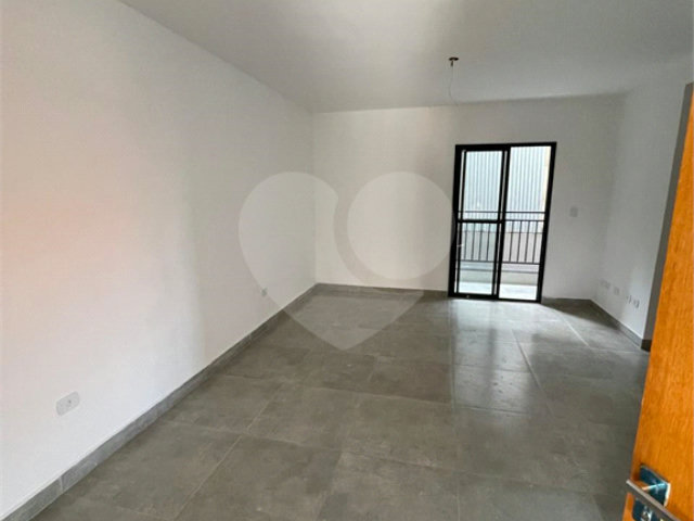 Casa à venda com 3 quartos, sendo 1 suíte,  no condomínio Residencial Calegari, São Paulo - SP