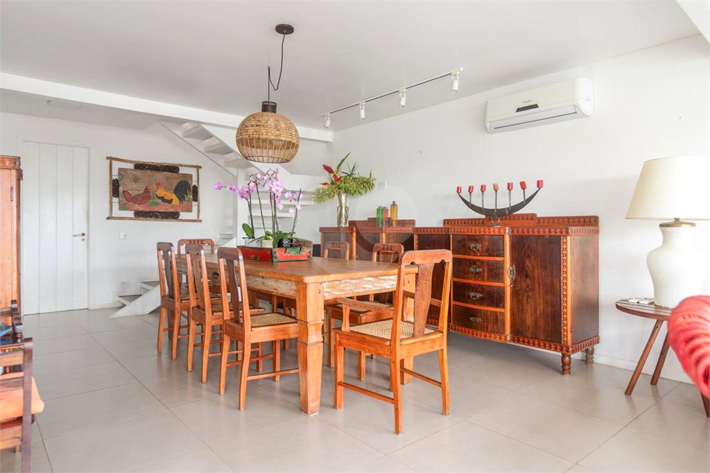 Casa à venda com 5 quartos, sendo 3 suítes, em Geribá, Armação dos Búzios, RJ