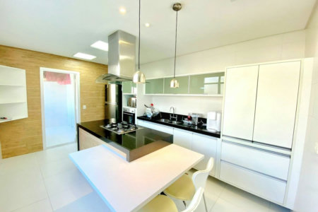 Casa com 3 dormitórios à venda, 272 m² por R$ 1.990.000,00 - Embaré - Santos/SP