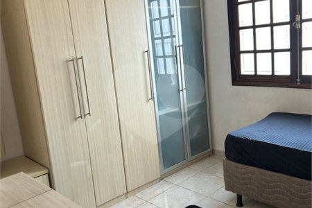 Sobrado à venda com 5 quartos, sendo 1 suíte, em Jardim Marisa, São Paulo, SP