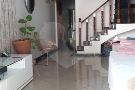 Casa à venda com 3 quartos, sendo 2 suítes,  em Vila Rosália, Guarulhos, SP