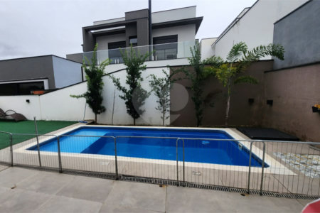Casa à venda com 4 quartos, sendo 1 suíte, no condomínio Sun Lake, Sorocaba - SP