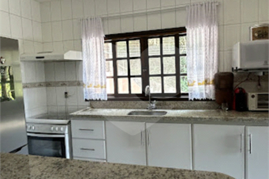 Casa à venda com 3 quartos, sendo 2 suítes, no condomínio Loteamento Haras El Passo, Mairiporã - SP