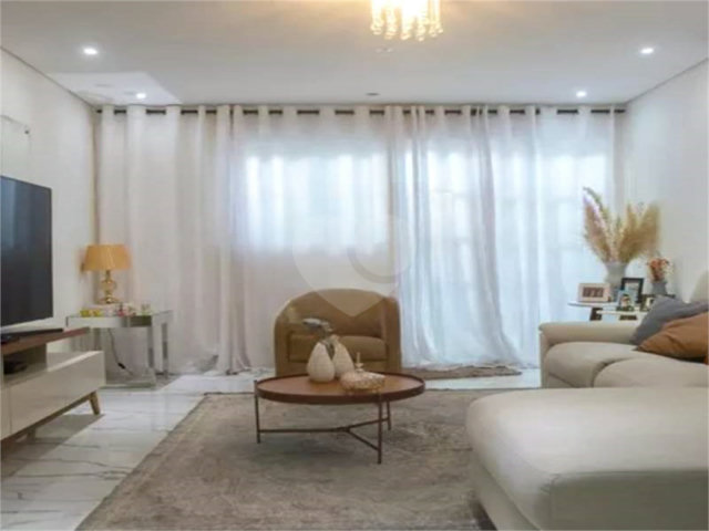Sobrado à venda com 3 quartos, sendo 1 suíte,  em Vila Nova Cachoeirinha, São Paulo, SP