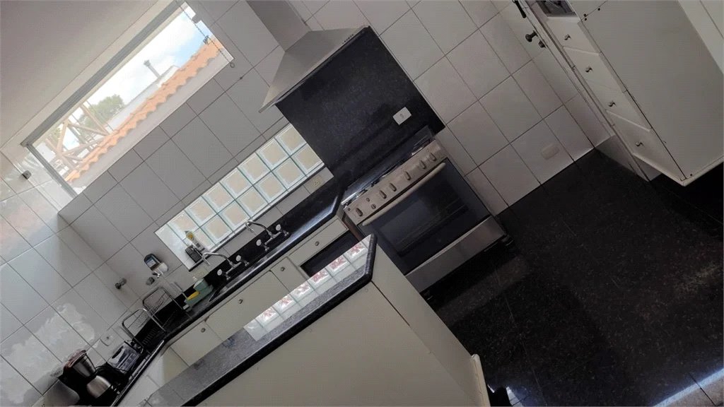 Casa à venda com 4 suítes em Vila Pirajussara, São Paulo, SP