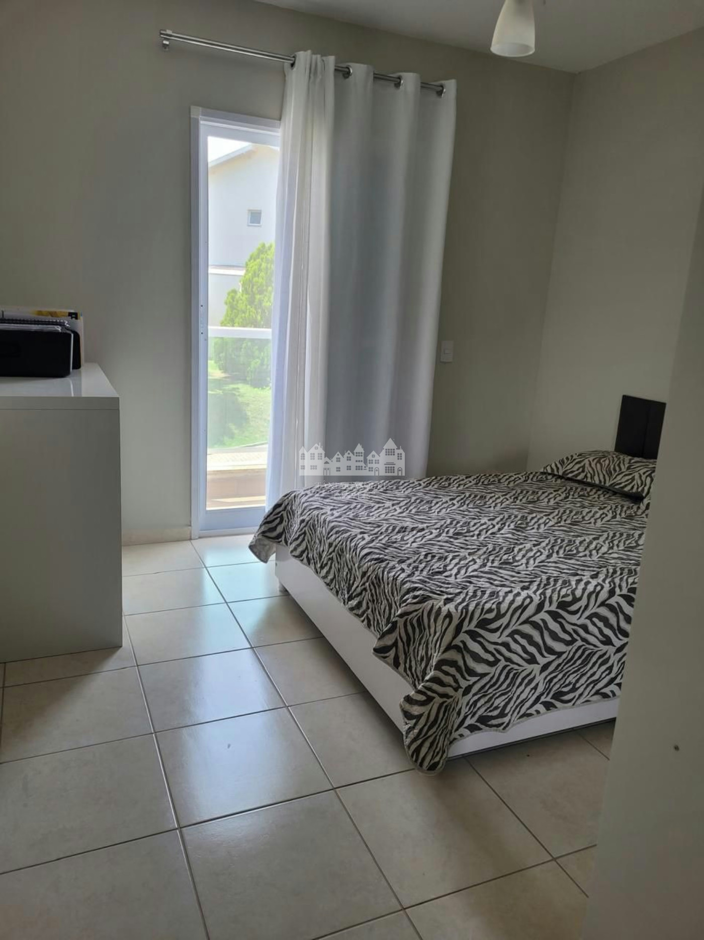 Casa à venda com 2 quartos no condomínio Residencial Manuela, Chácaras Maringá, Atibaia - SP